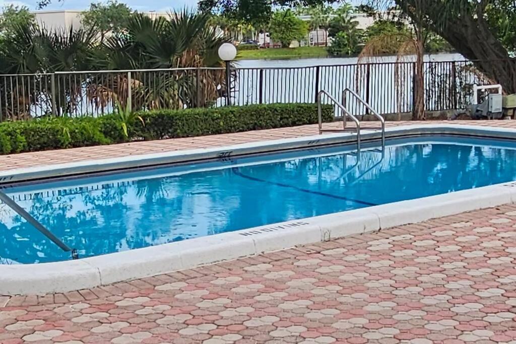 Fully Furnished, Beautiful, Spacious Two Bedroom Condo Lauderhill Exterior foto